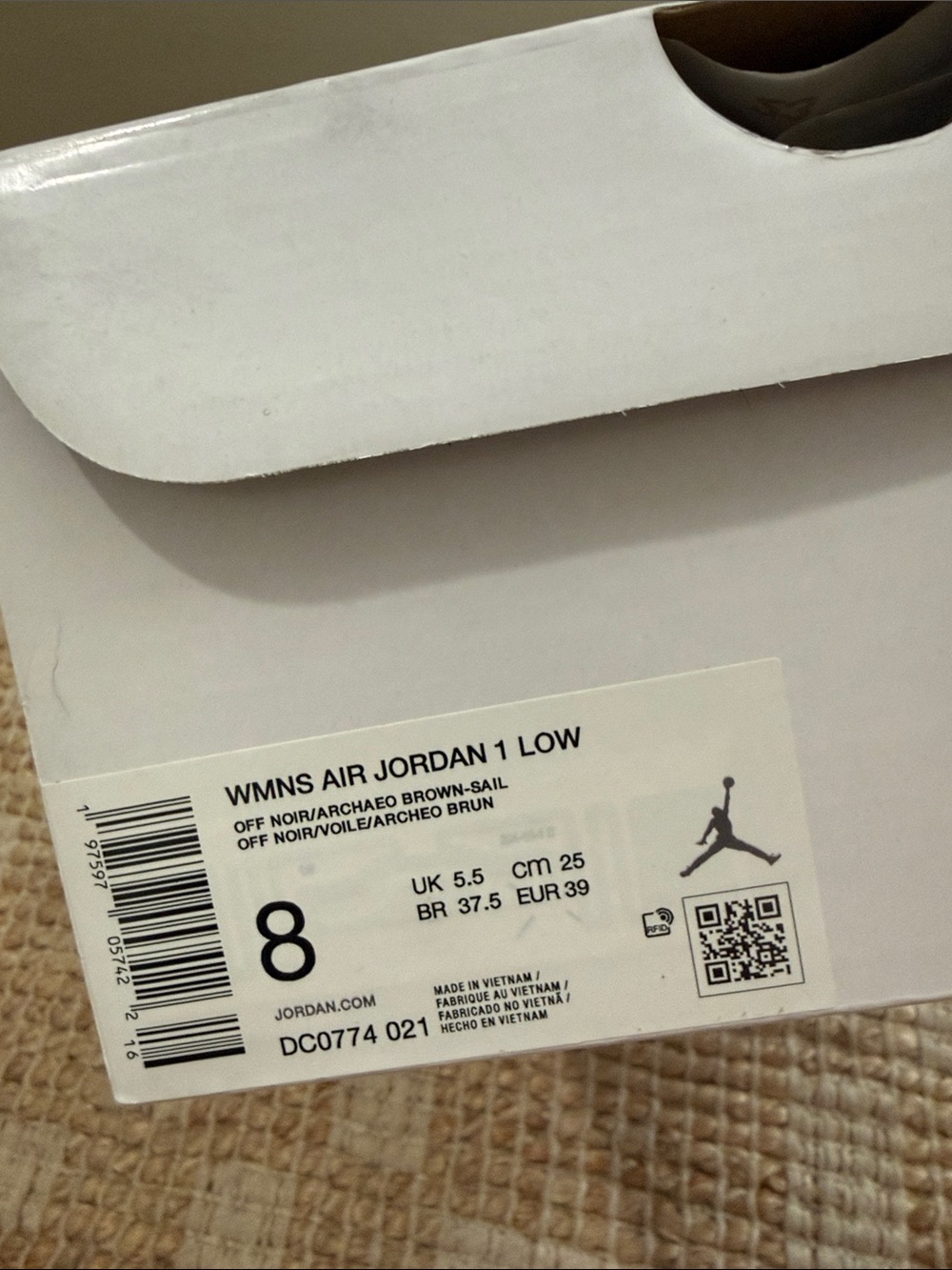 Women’s Air Jordans Low Dunks - Picture 10 of 11